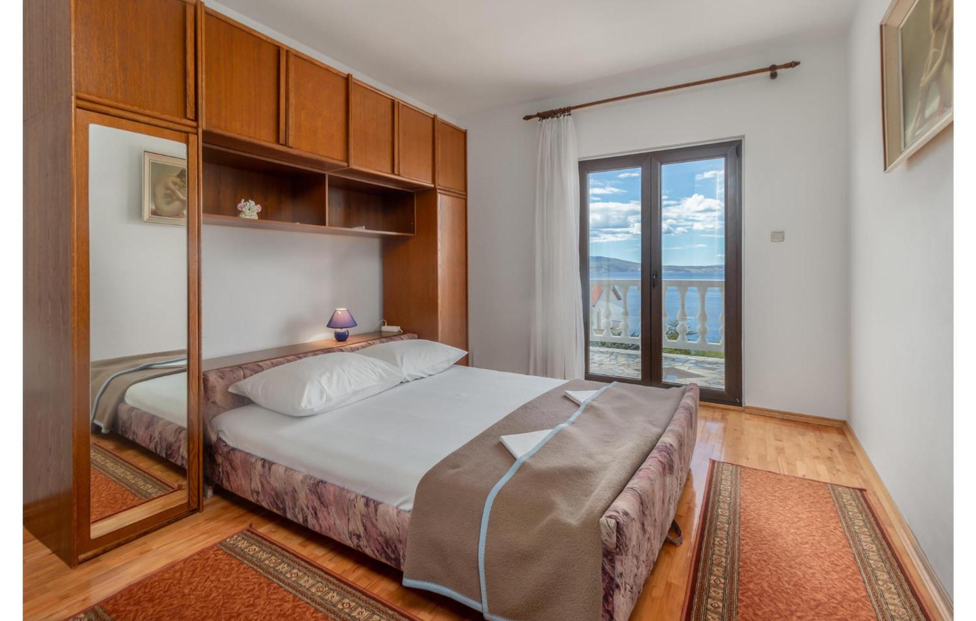 3 Bedroom Awesome Apartment In Novi Vinodolski Extérieur photo